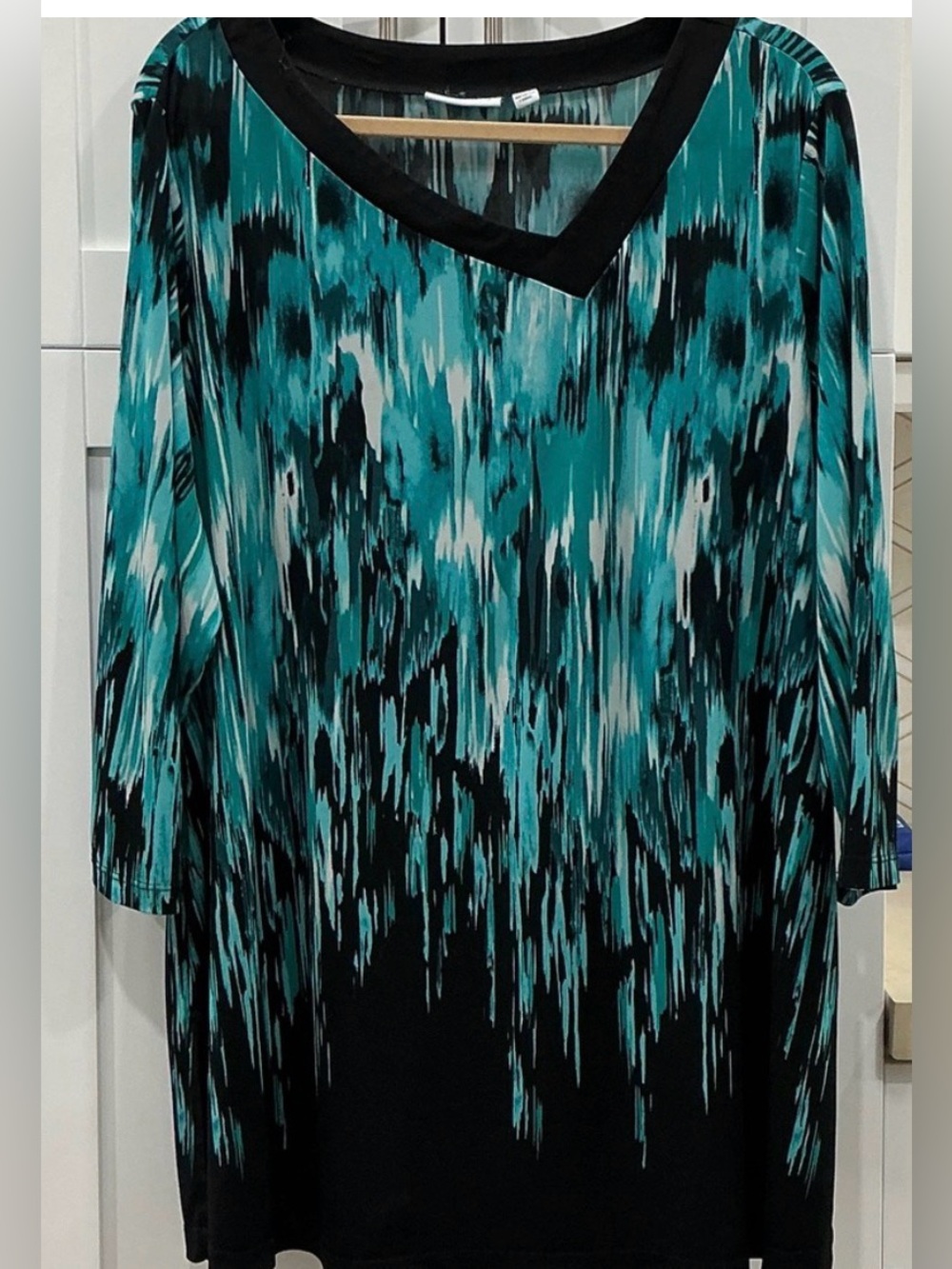Susan Graver Teal, Black & White Abstract Print V-Neck Tunic 2X